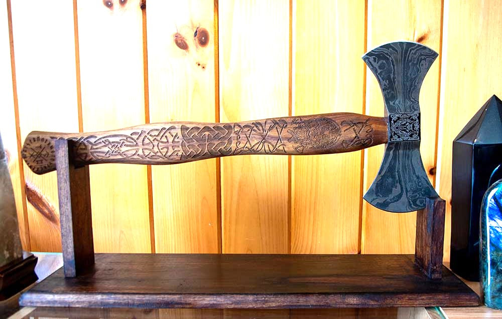 Tactical / Throwing Viking Axe - Hand Forged Damascus Steel w/Leather Sheaths Secondary image
