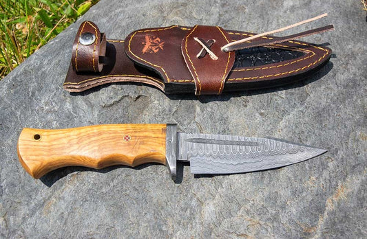 Damascus Steel Tactical Hunting Knife – 5" Blade with Rosewood Handle & Sheath