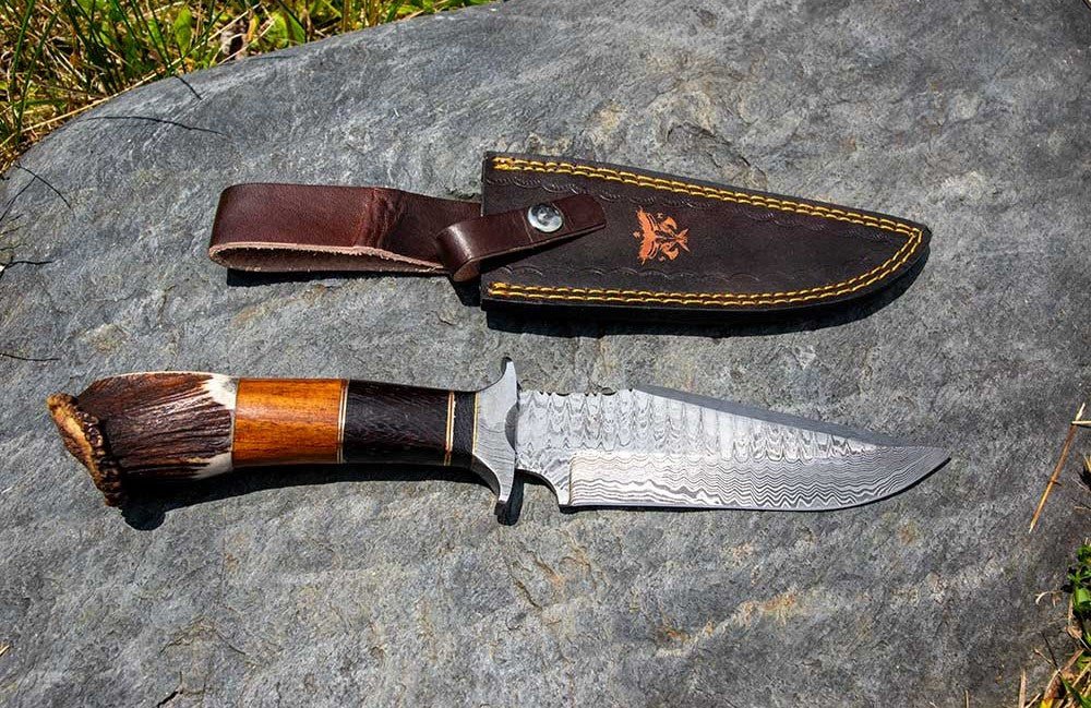 Damascus Steel Tactical Hunting Knife – 7" Blade w/ Stag Horn Handle